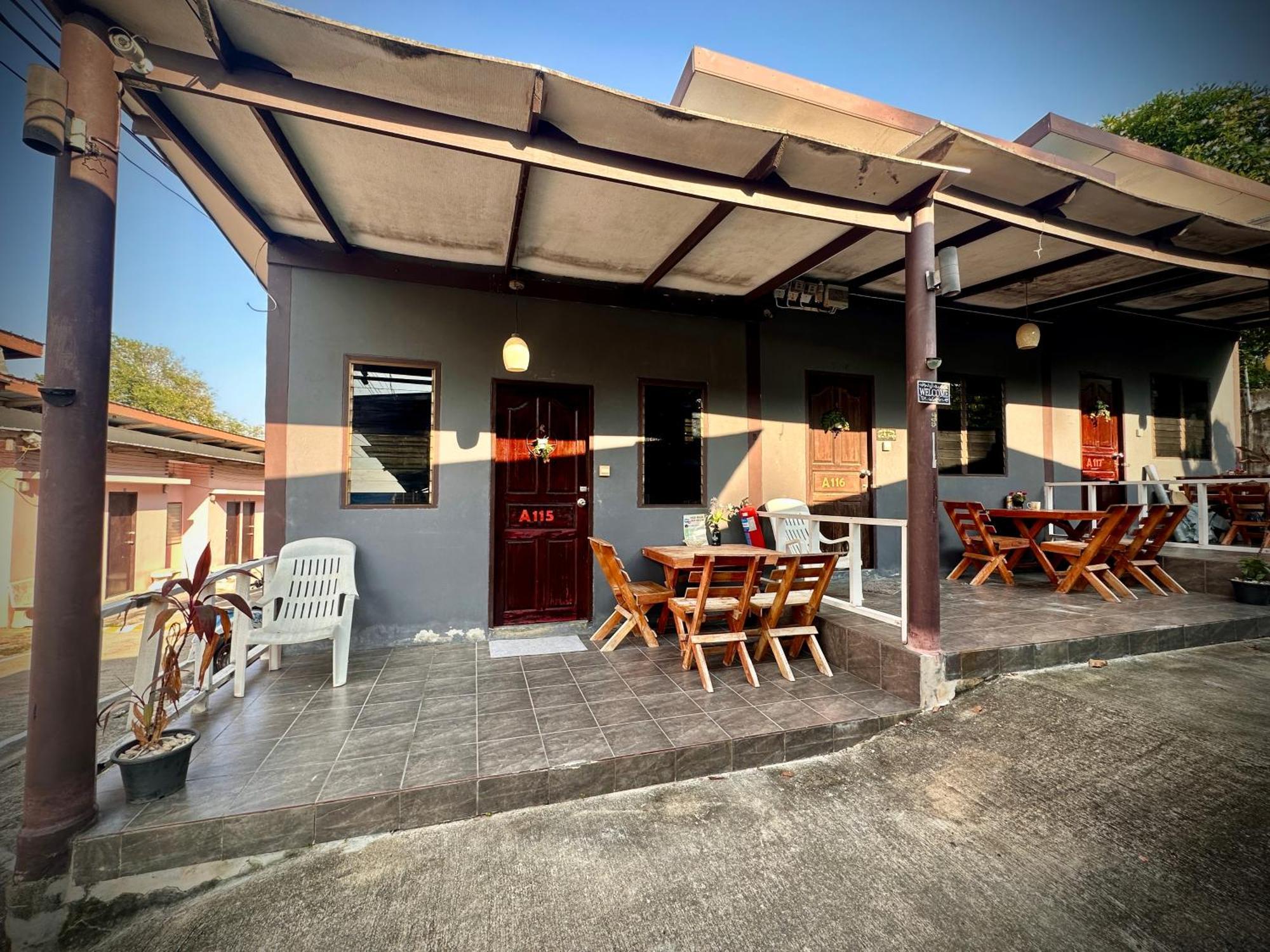 Me Hostel & Homestay At Haadrin 哈林海滩 外观 照片
