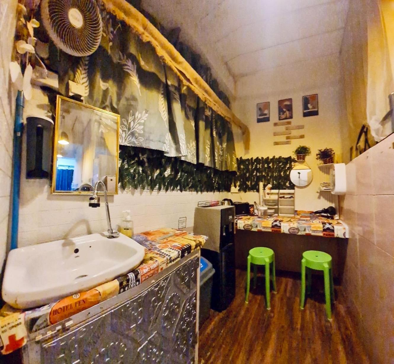 Me Hostel & Homestay At Haadrin 哈林海滩 外观 照片